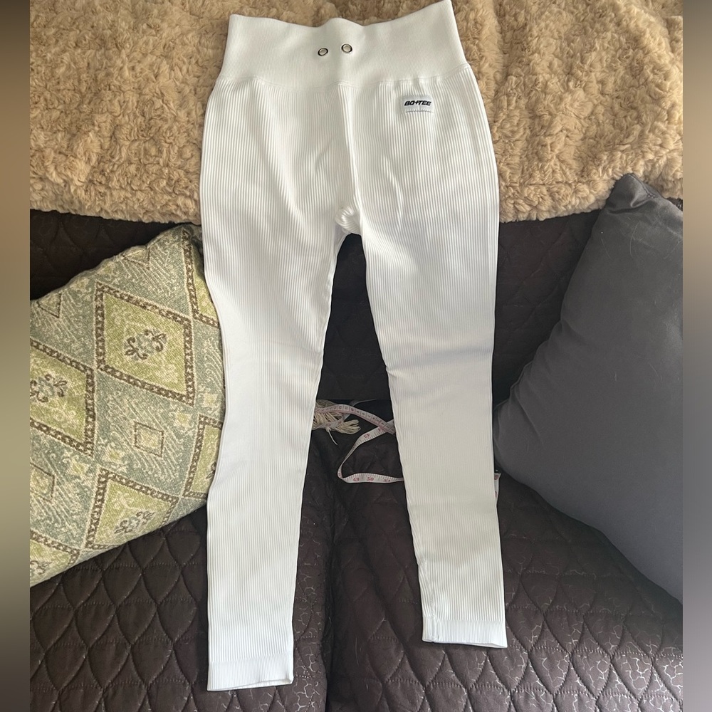 Bo + Tee white athletic ribbed leggings size medium